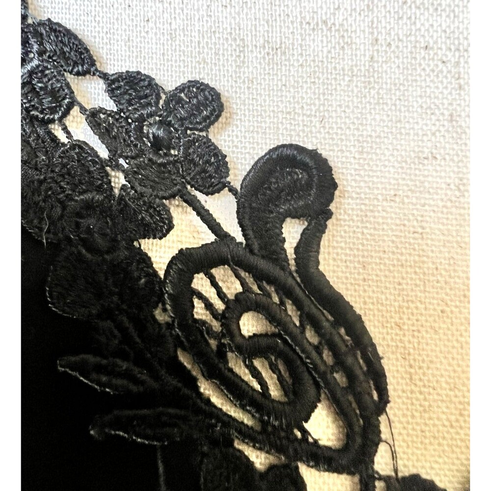 Y2k Laundry Shelli Segal BLACK 100% Silk Blouse Floral Lace Romantic Side Zip S - Picture 9 of 9